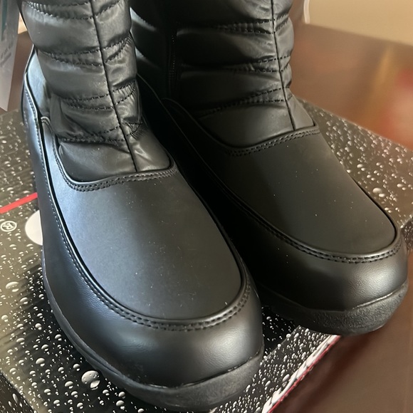 totes Women's  Jennifer Waterproof Snow Boots black Wide Width size 11W - Picture 16 of 17